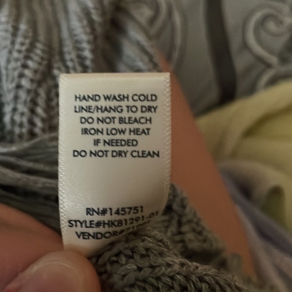 BKE Grey Distressed Sweater Tank Top - Picture 7 of 7